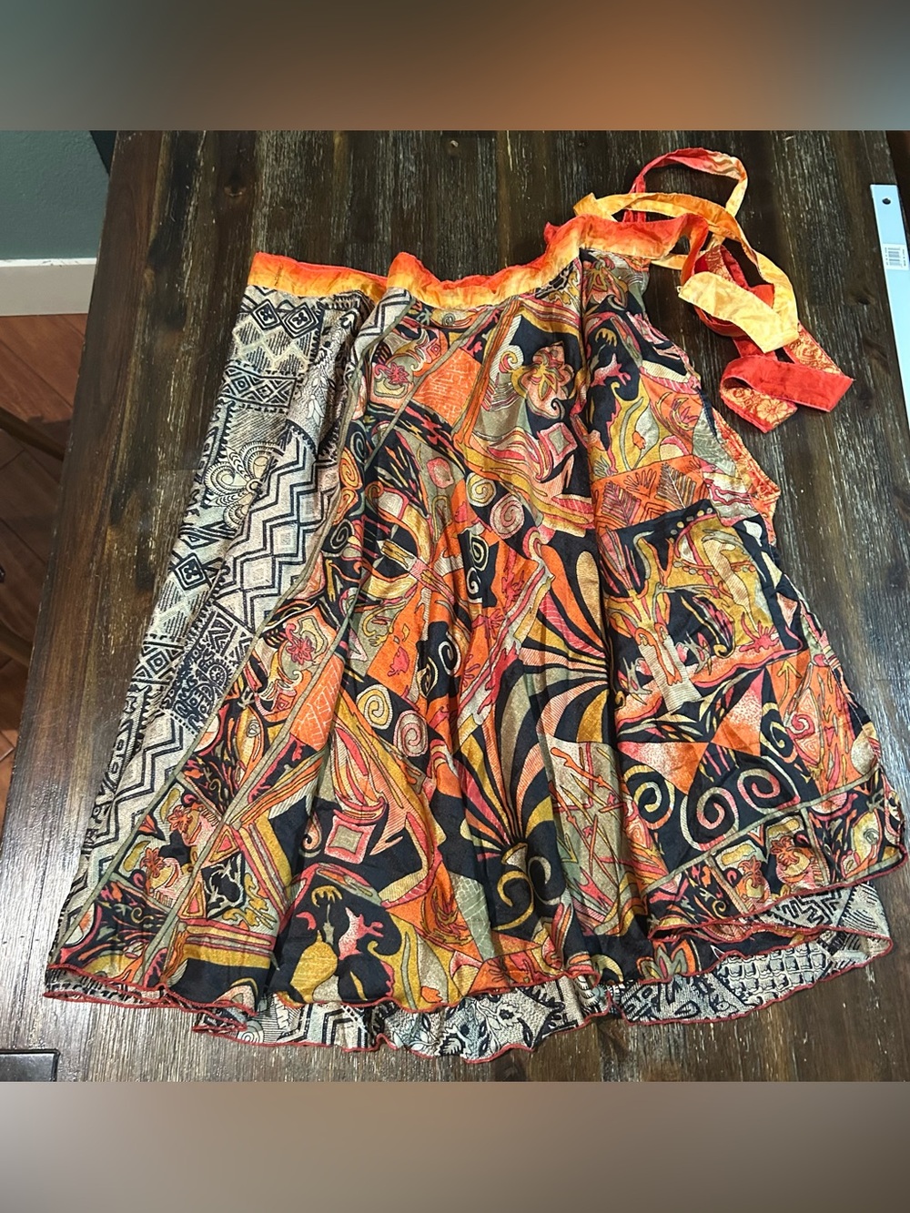 Wevez 2 layer ART SILK WRAP
SKIRT
